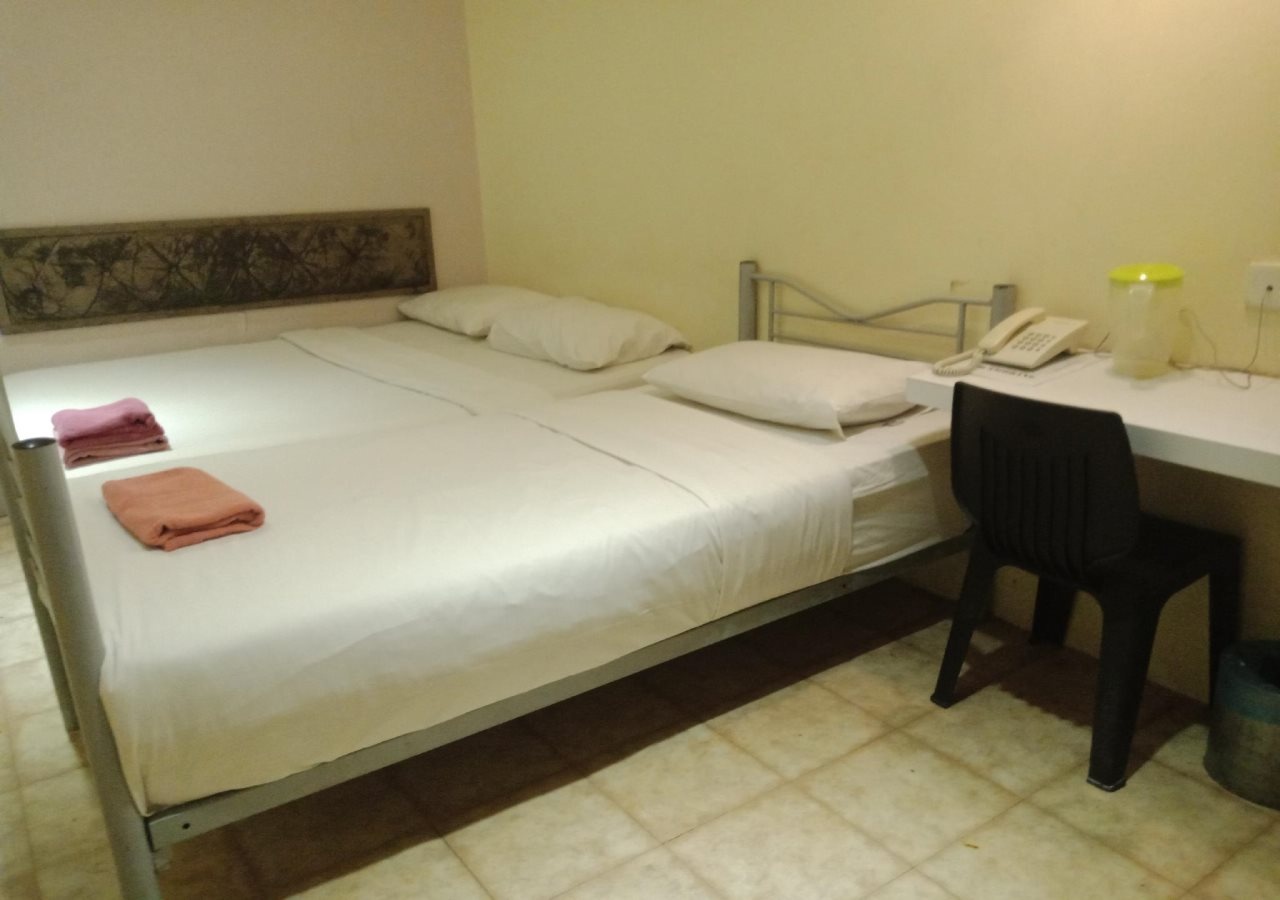 Hotel 77