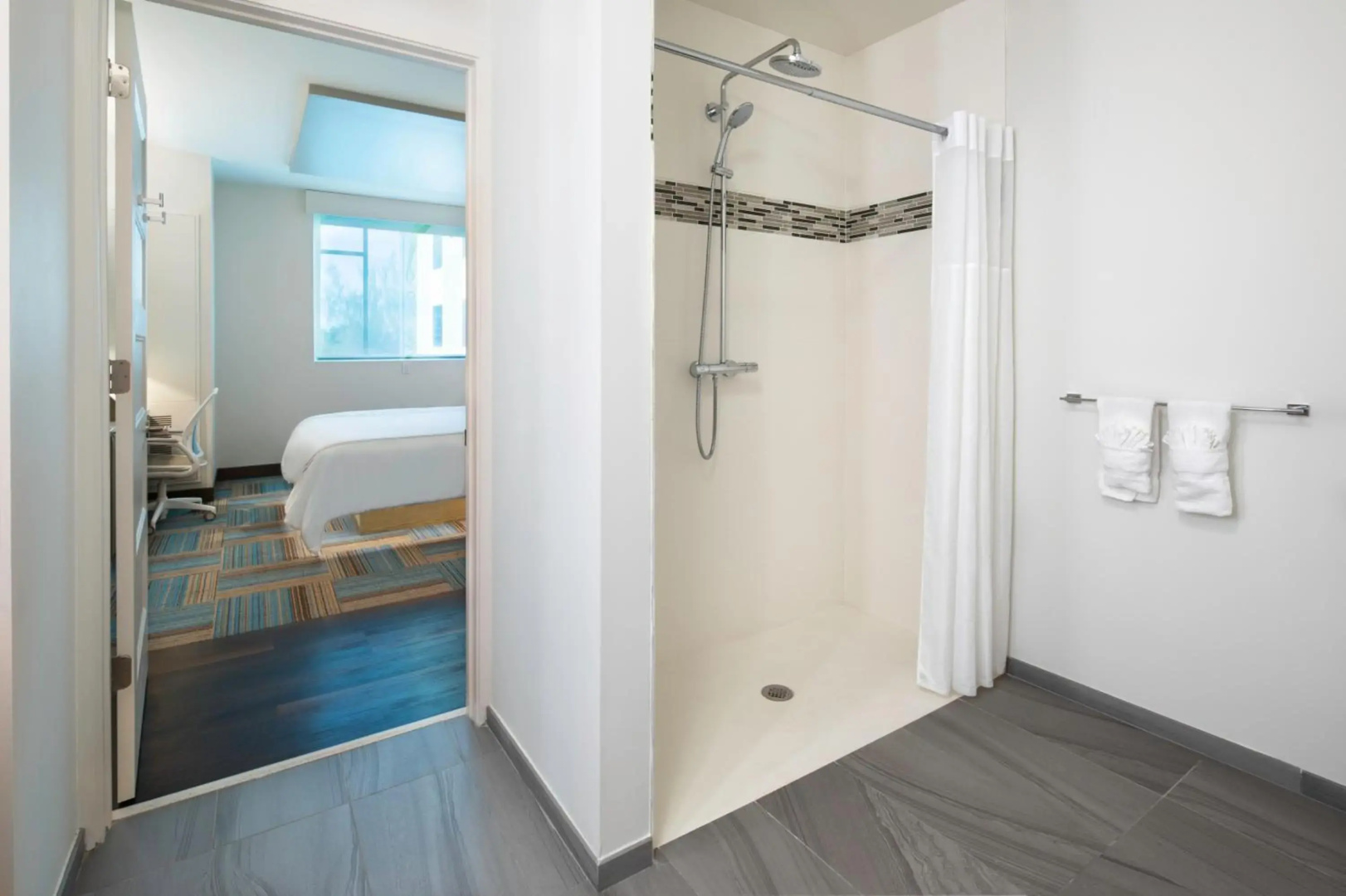 Photo - EVEN Hotel Miami - Airport by IHG