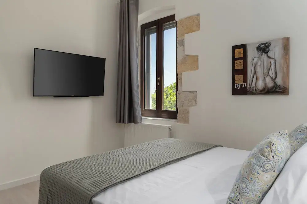 Photo - The Olive Mill House - Luxe Villa, Classic Charm