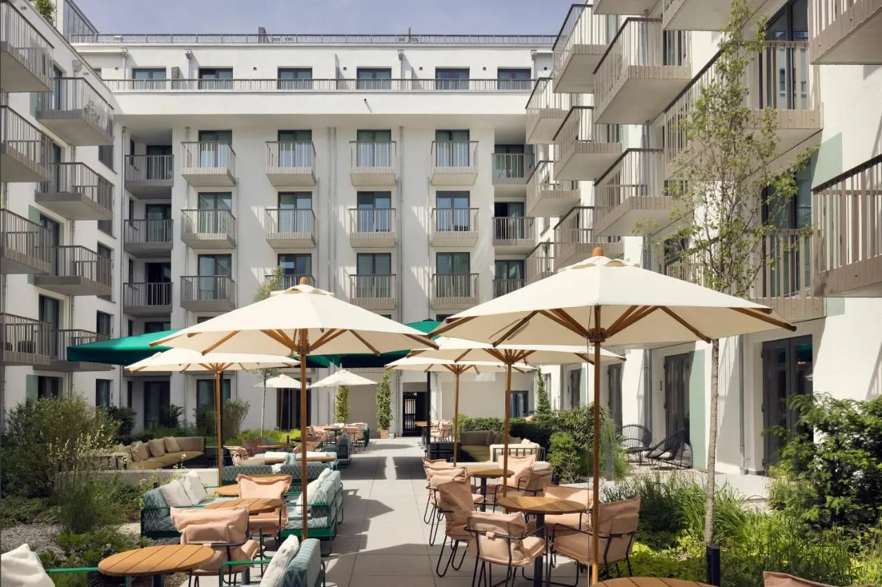 Photo - Schwan Locke