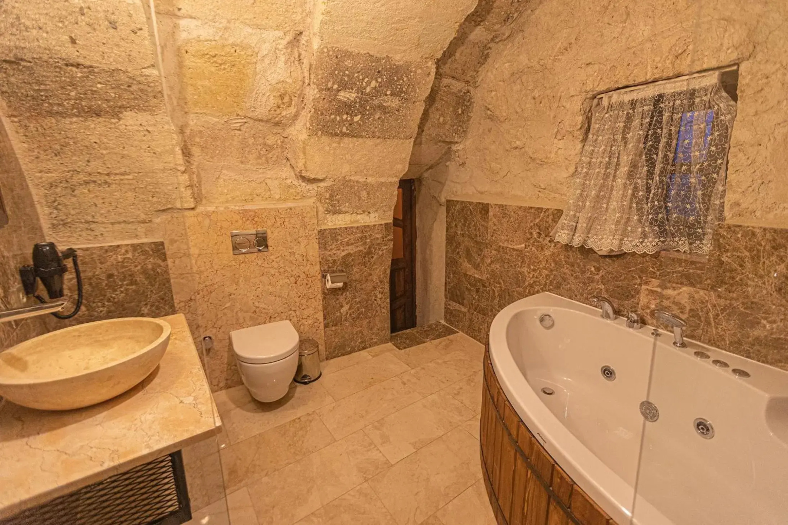 Photo - Taskonak Hotel
