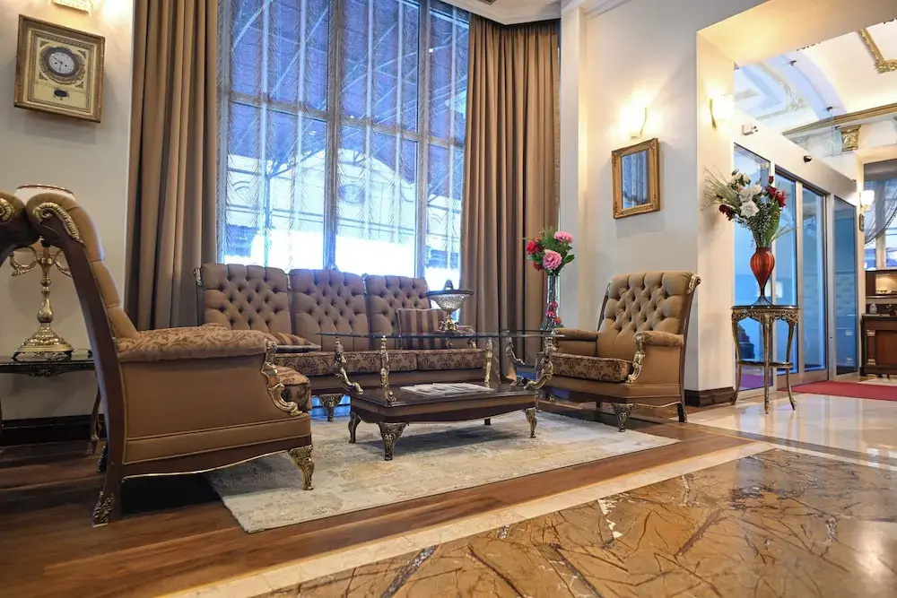 Photo - Stone Bridge Hotel