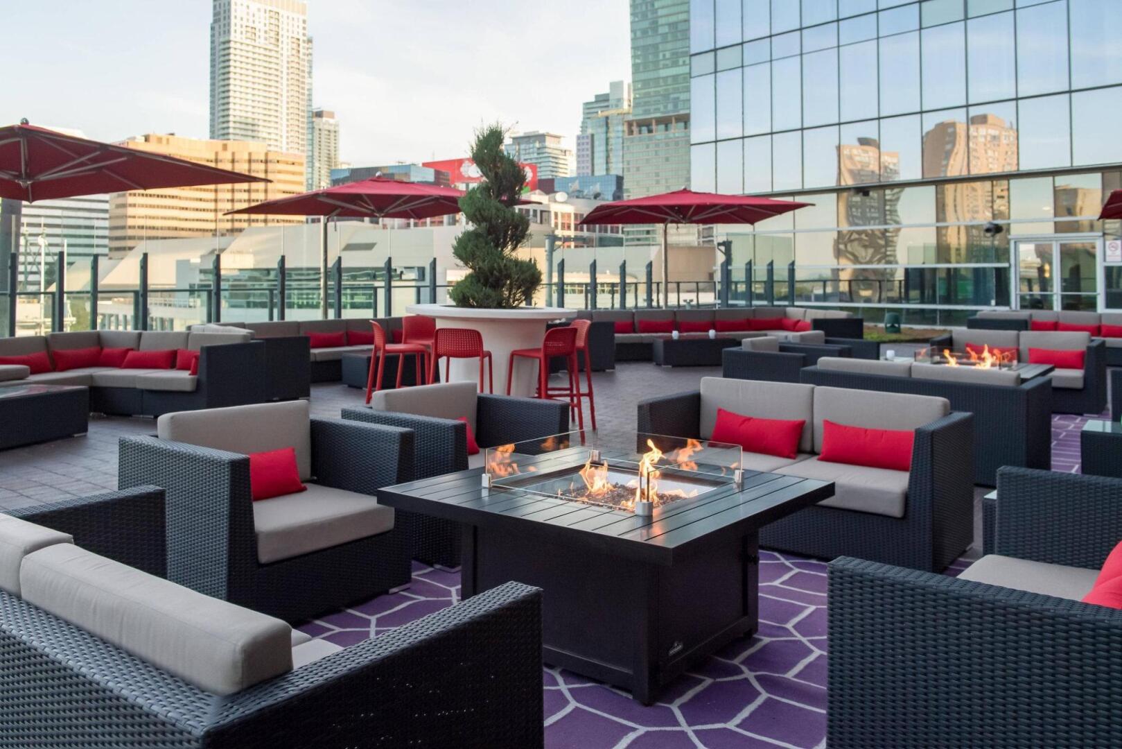 Photo - Delta Hotels by Marriott Toronto