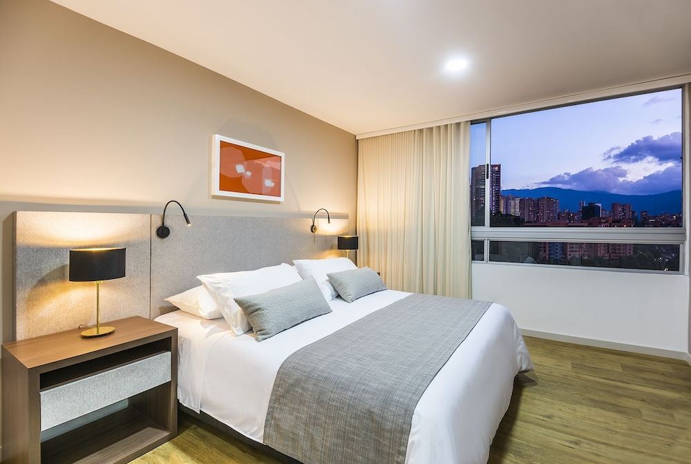 Photo - Travelers Orange Suites