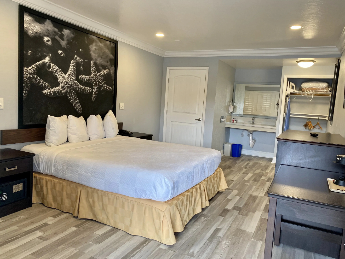 Photo - Aura Inn Monterey
