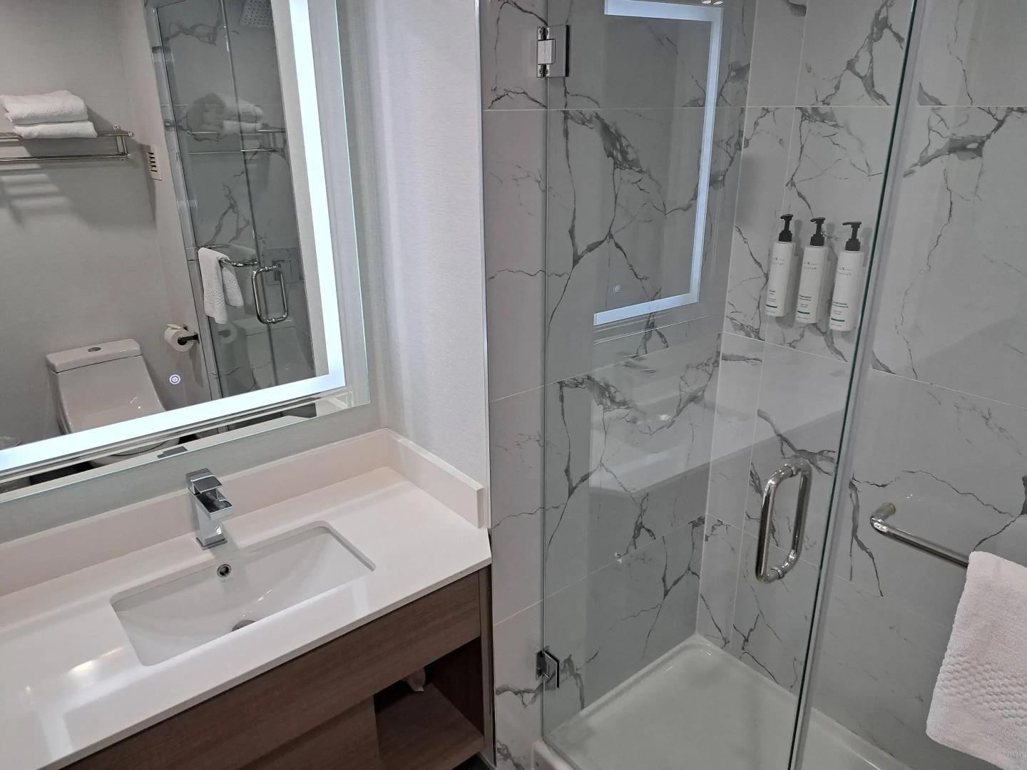 Foto - Comfort Hotel Vancouver Airport