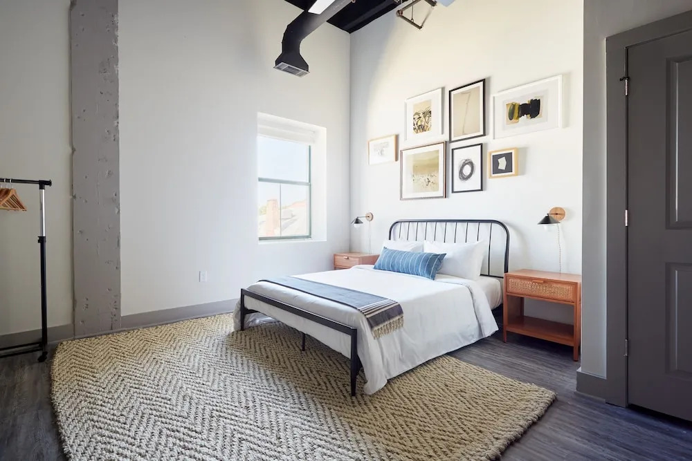 Photo - Kasa Altmayer Savannah