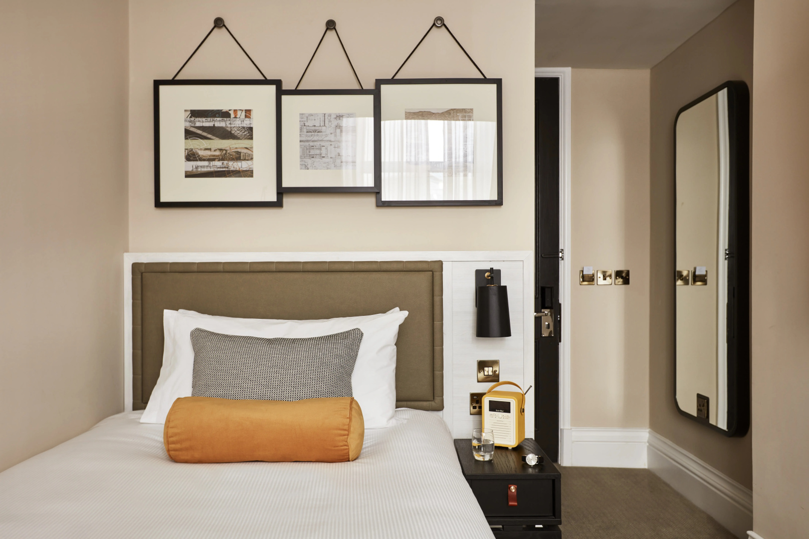 Photo - The Clermont London, Victoria