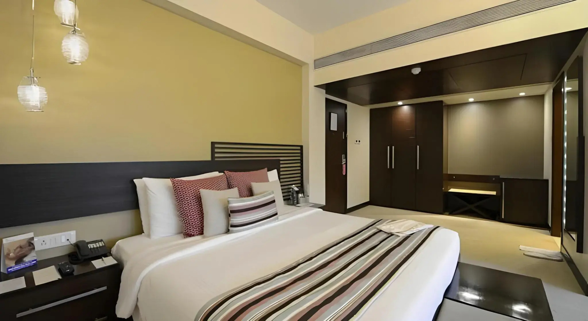 Photo - Sun-n-Sand Mumbai Juhu Beach