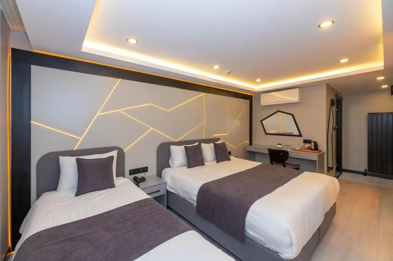 Photo - White Corner Hotel