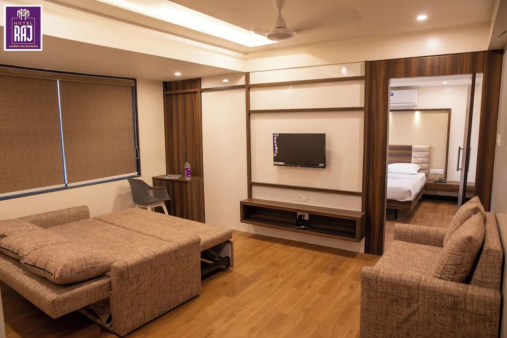 Hotel Raj Lodging &Boarding
