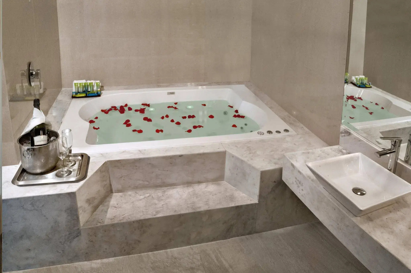 Photo - Courtyard by Marriott Mexico City Revolucion