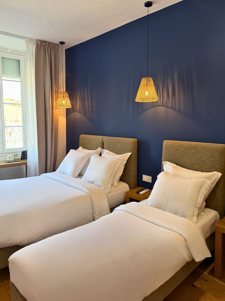 Photo - Hotel De La Mer