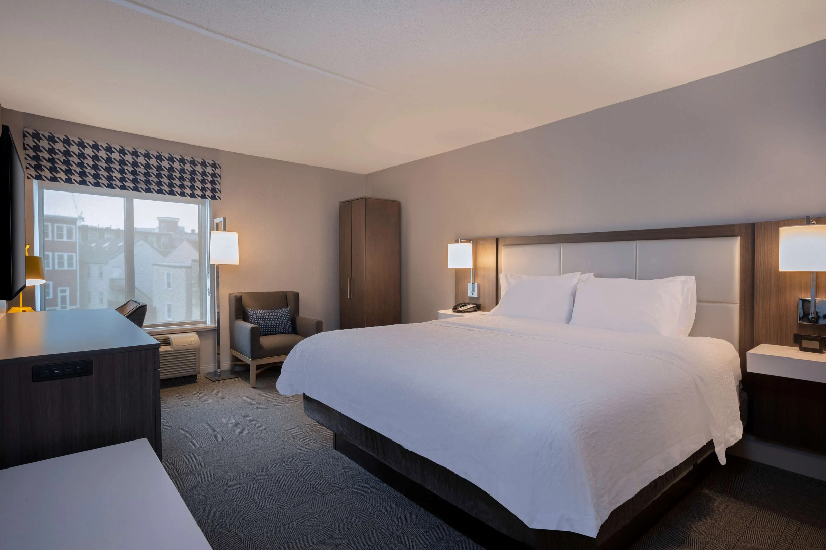 Photo - Hampton Inn by Hilton Boston/Cambridge