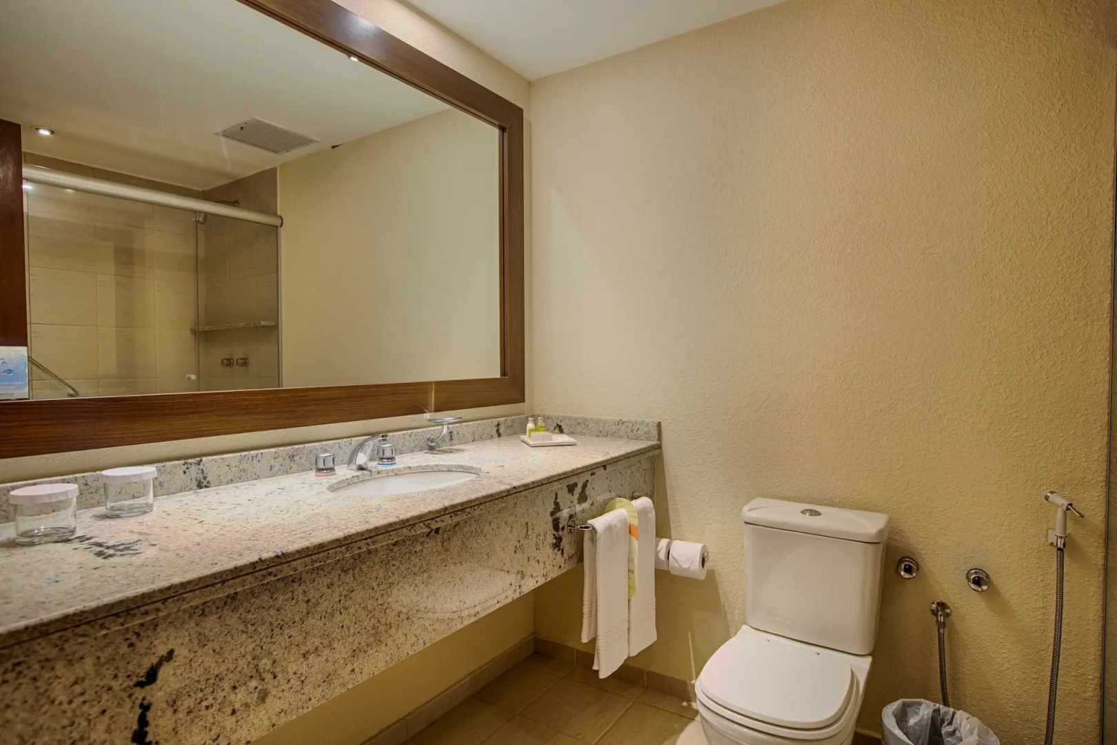 Photo - Quality Hotel Curitiba