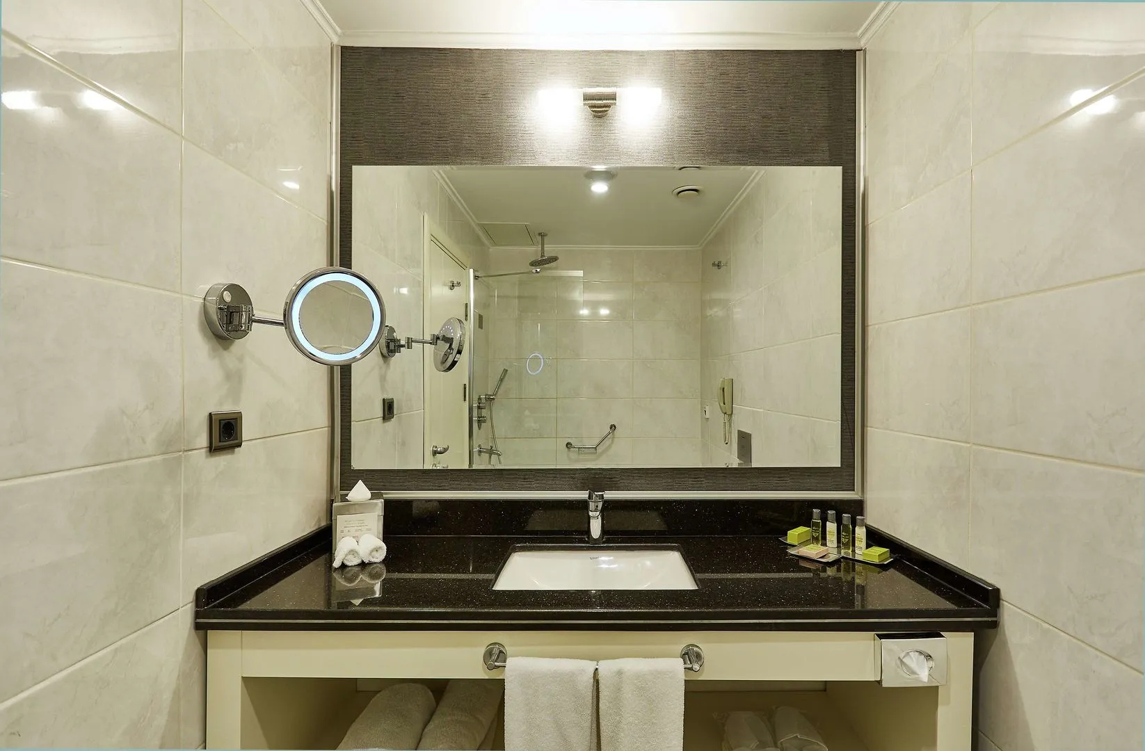 Foto - Doubletree By Hilton Hotel Izmir - Alsancak