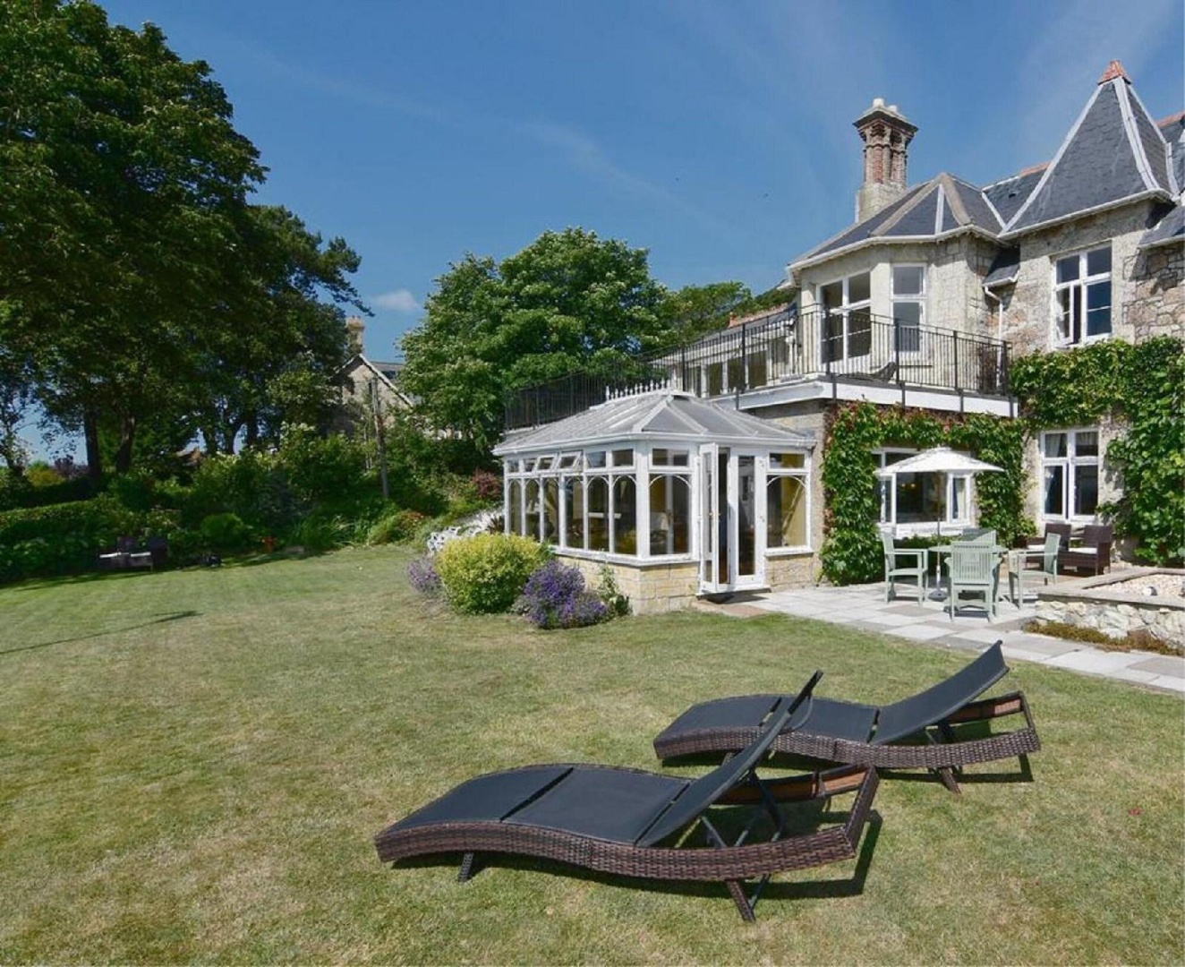 The Leconfield Hotel