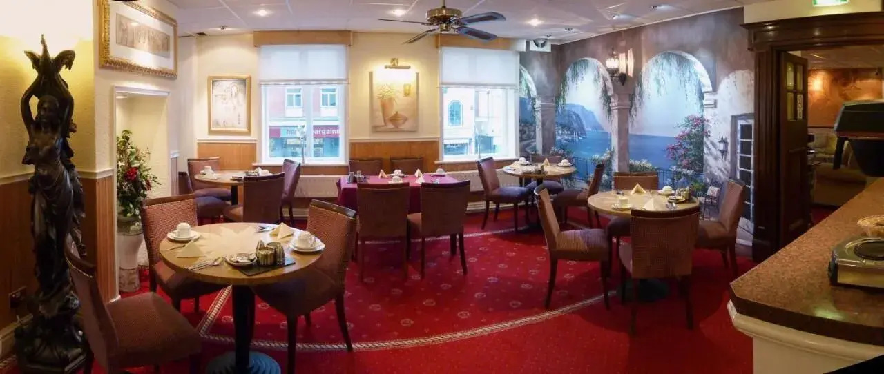 Photo - The Regal Hotel