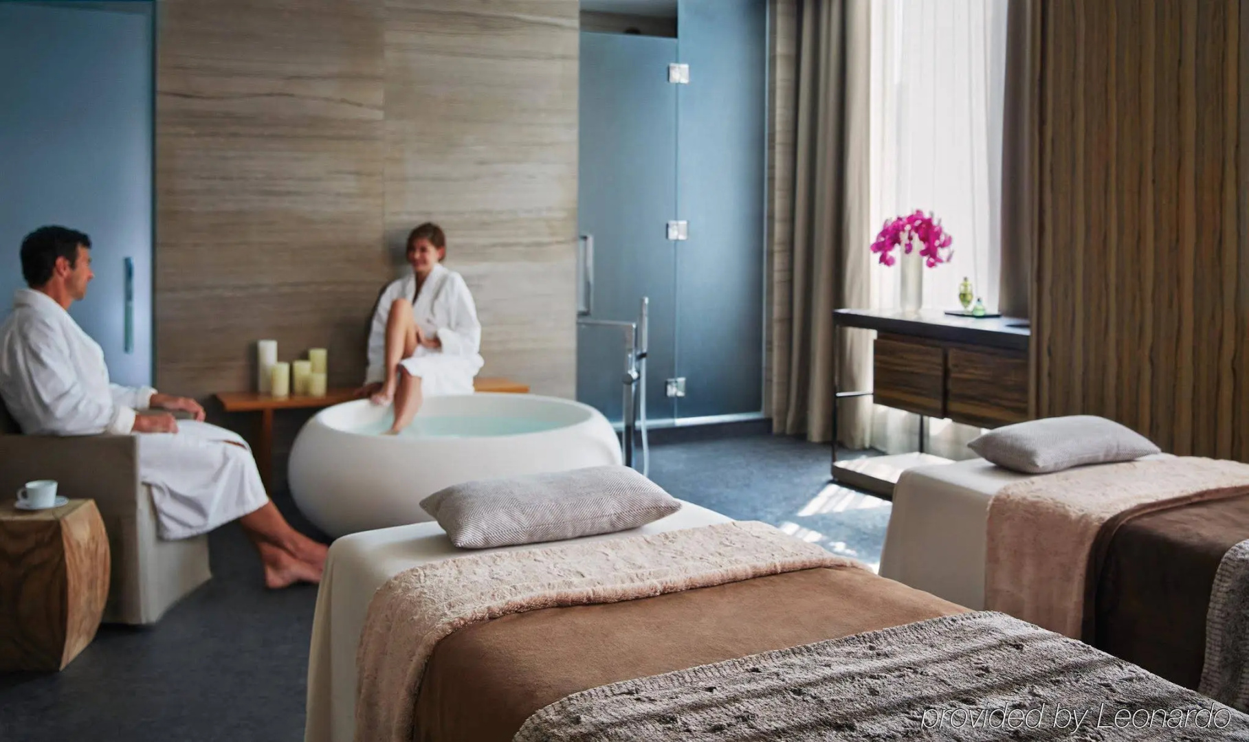 Photo - Four Seasons Hotel Toronto