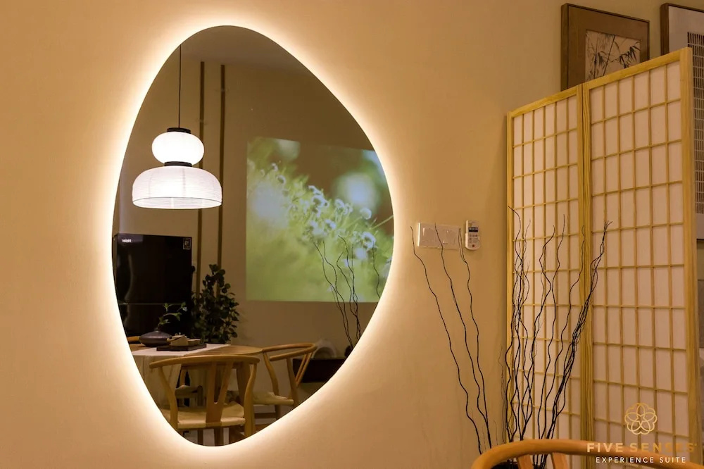 KIP Core Soho Suite by Five Senses