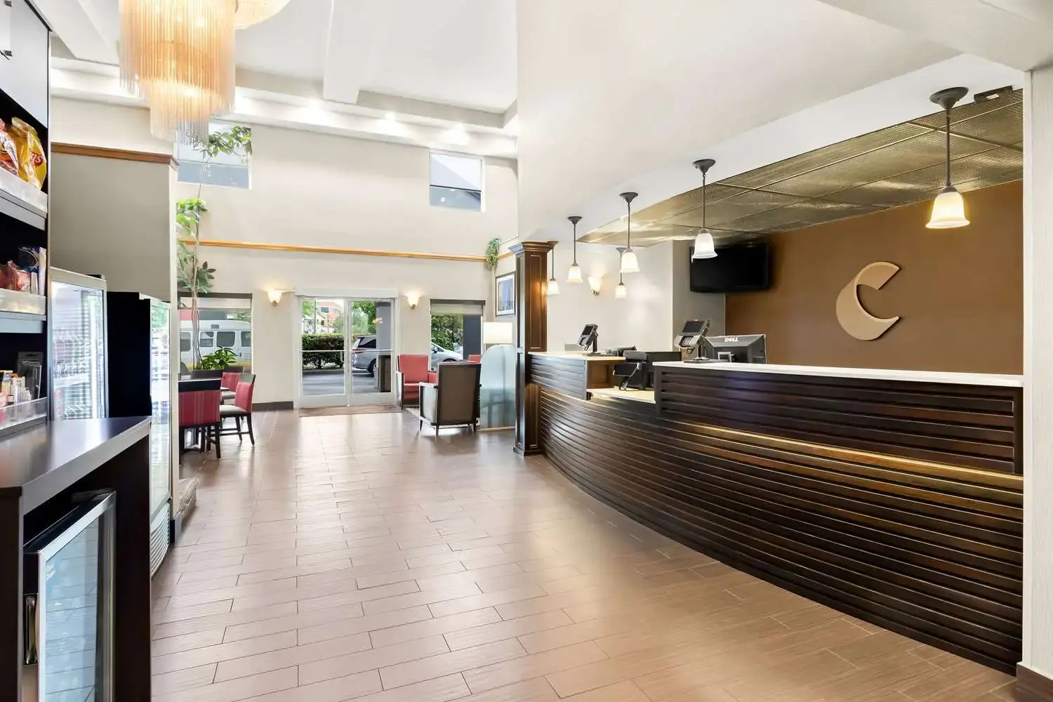 Photo - Comfort Suites Portland Airport