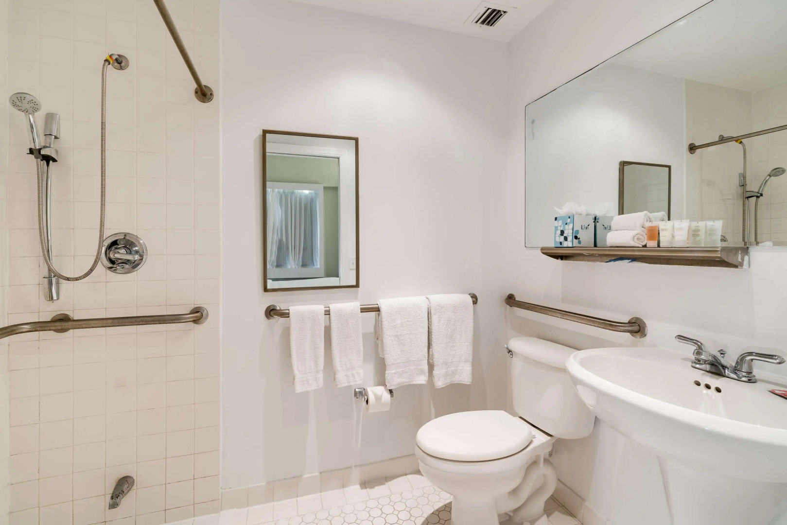 Foto - Crest Hotel Suites