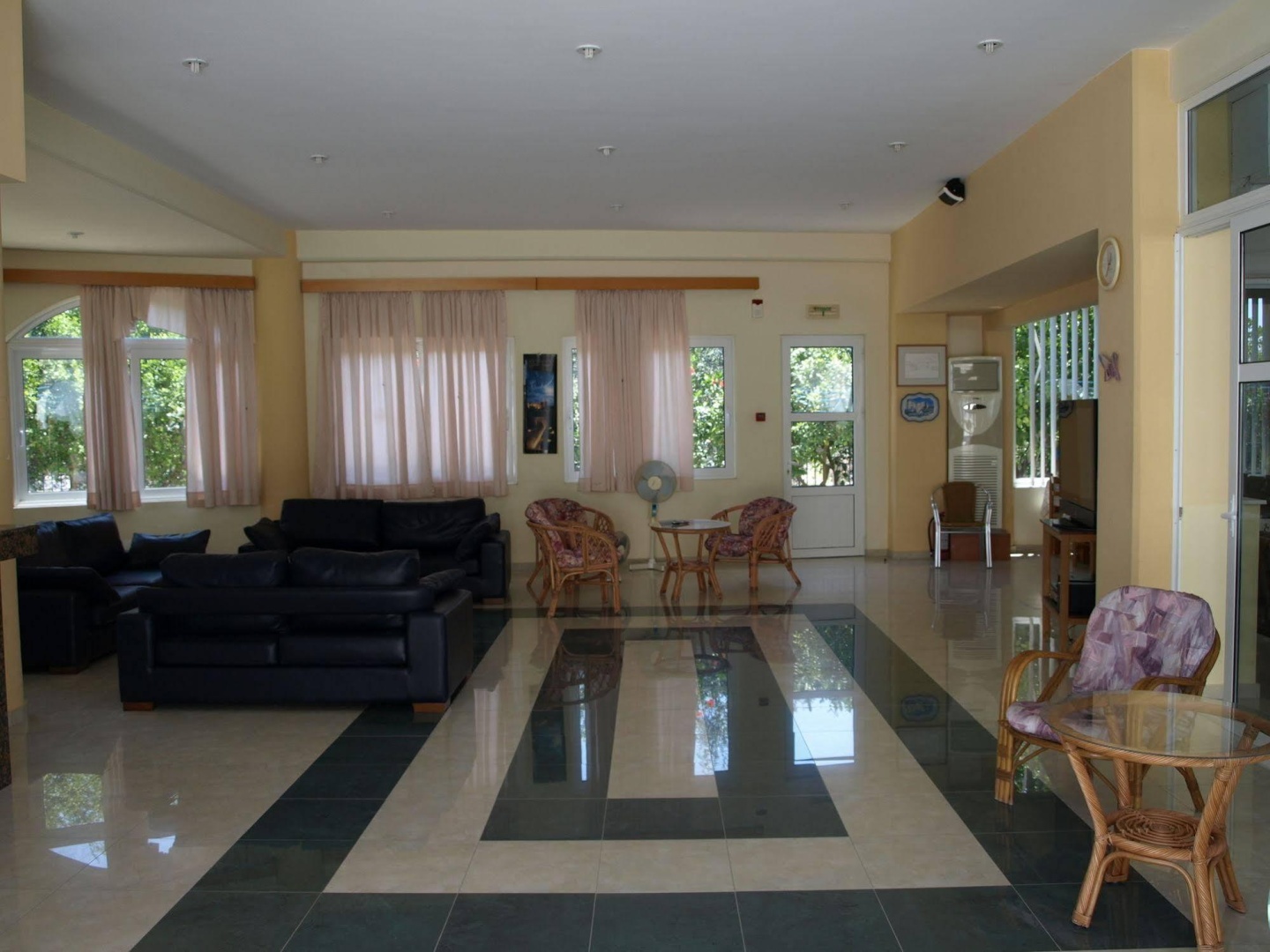 Photo - Tivoli Hotel