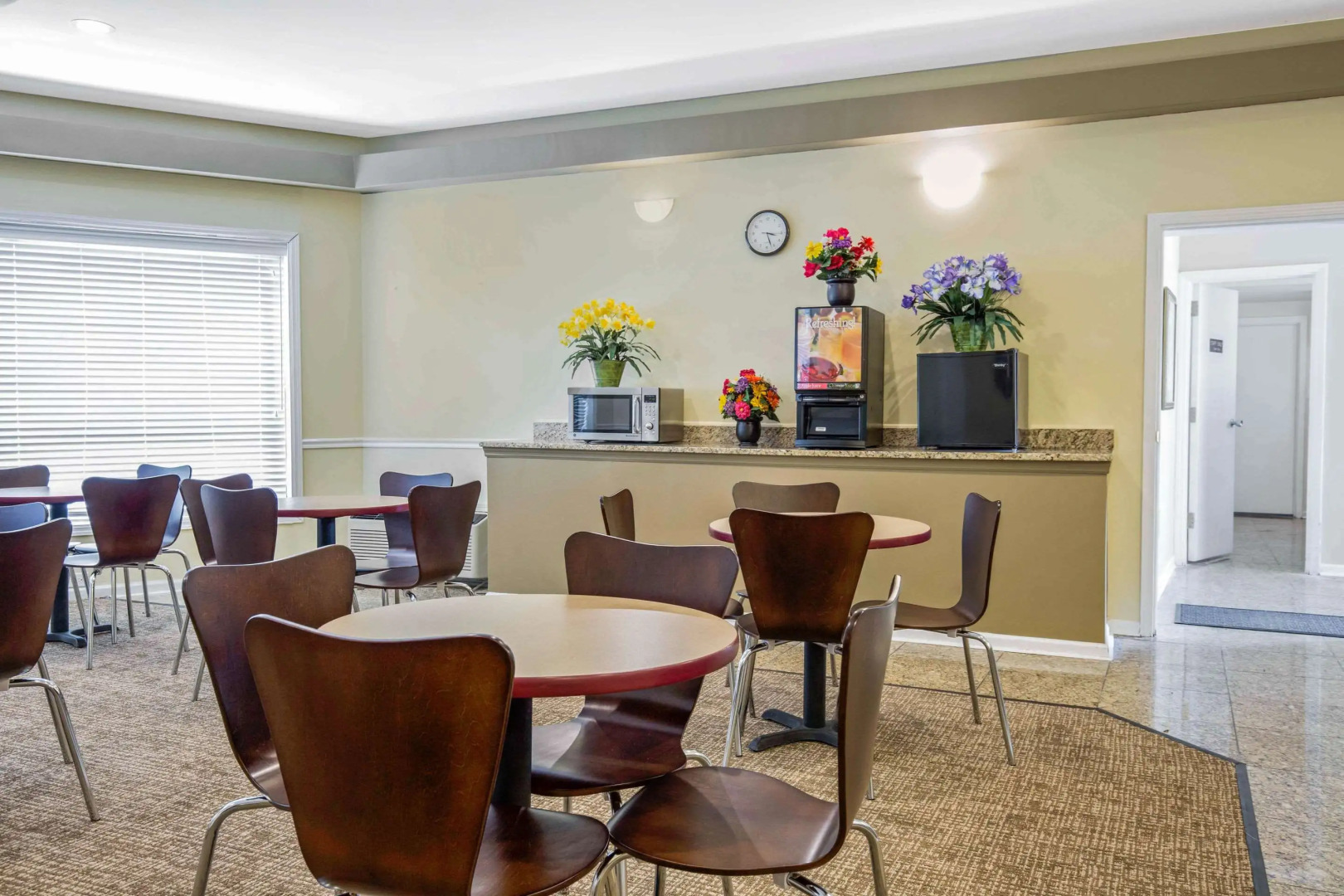 Photo - Rodeway Inn Lyons - La Grange