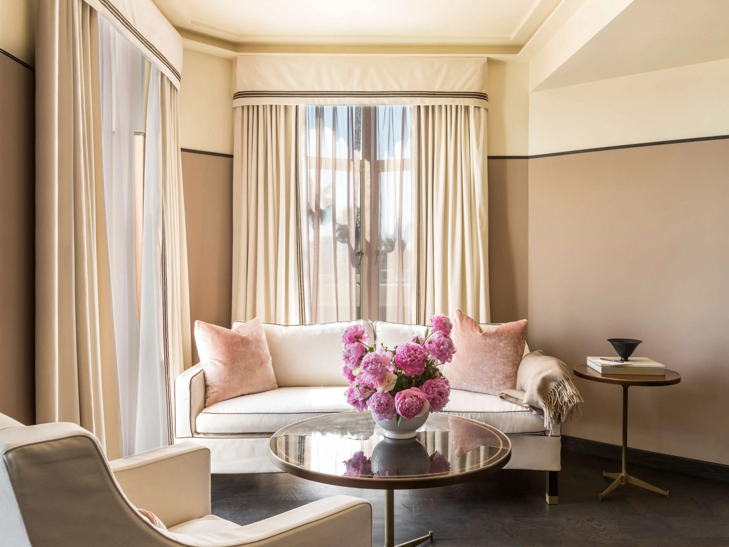 Photo - Sunset Tower Hotel