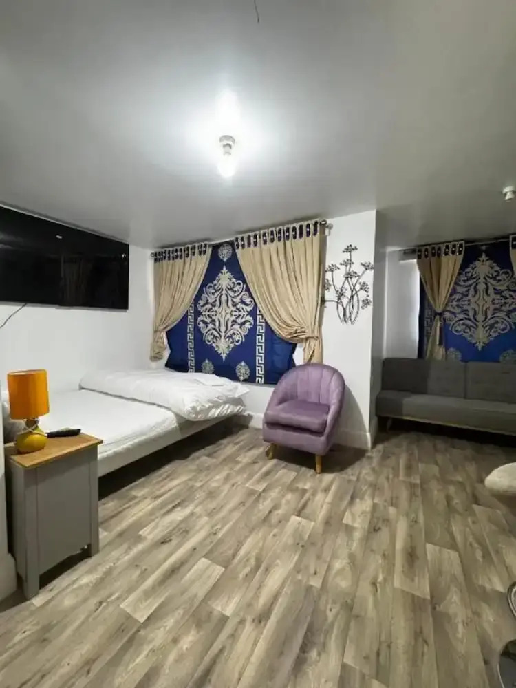 Foto - OYO Unique Guestroom - Farnworth, Easy Access to Bolton