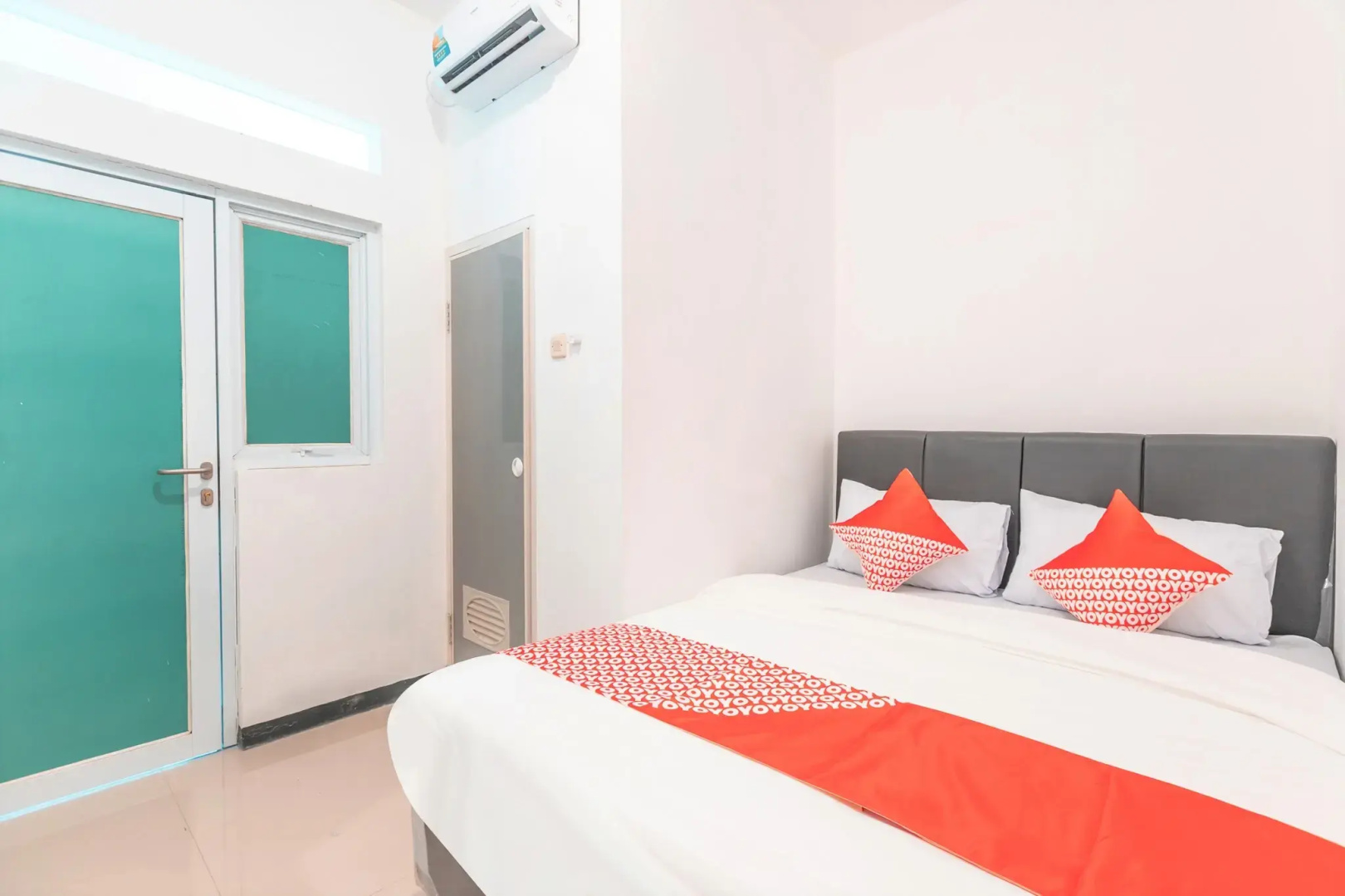 Photo - Hotel O J&b Room Utan Kayu