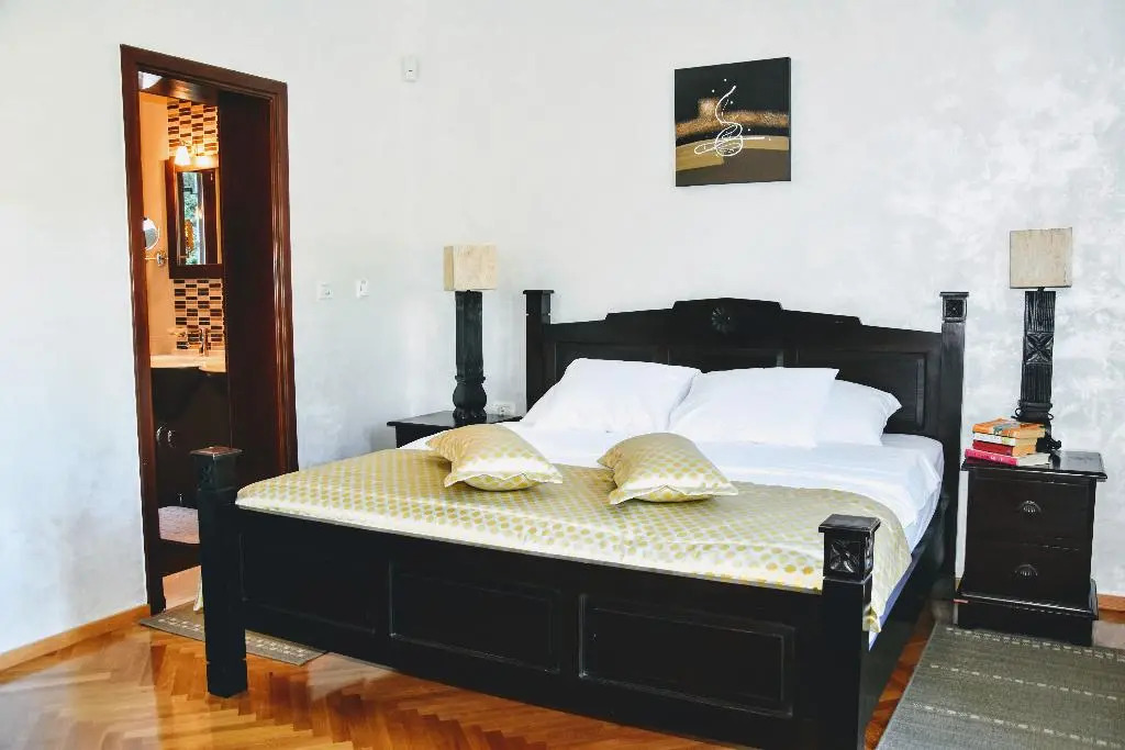 Foto - City Beach Villa with Pool and Sea View