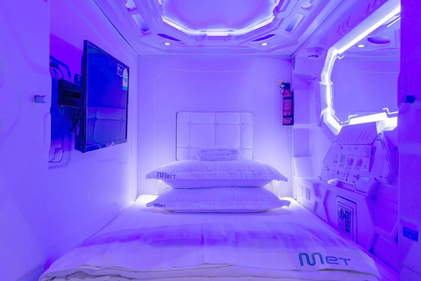 Photo - MET A Space Pod at Arab Street
