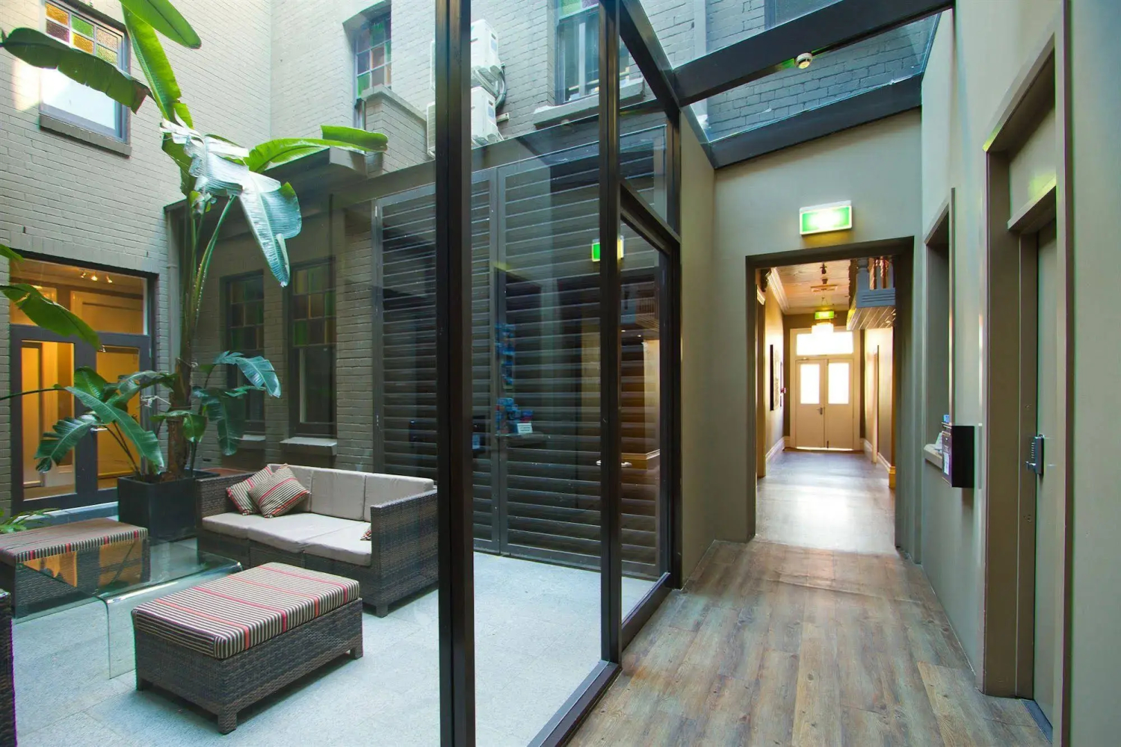 Photo - Vulcan Hotel Sydney