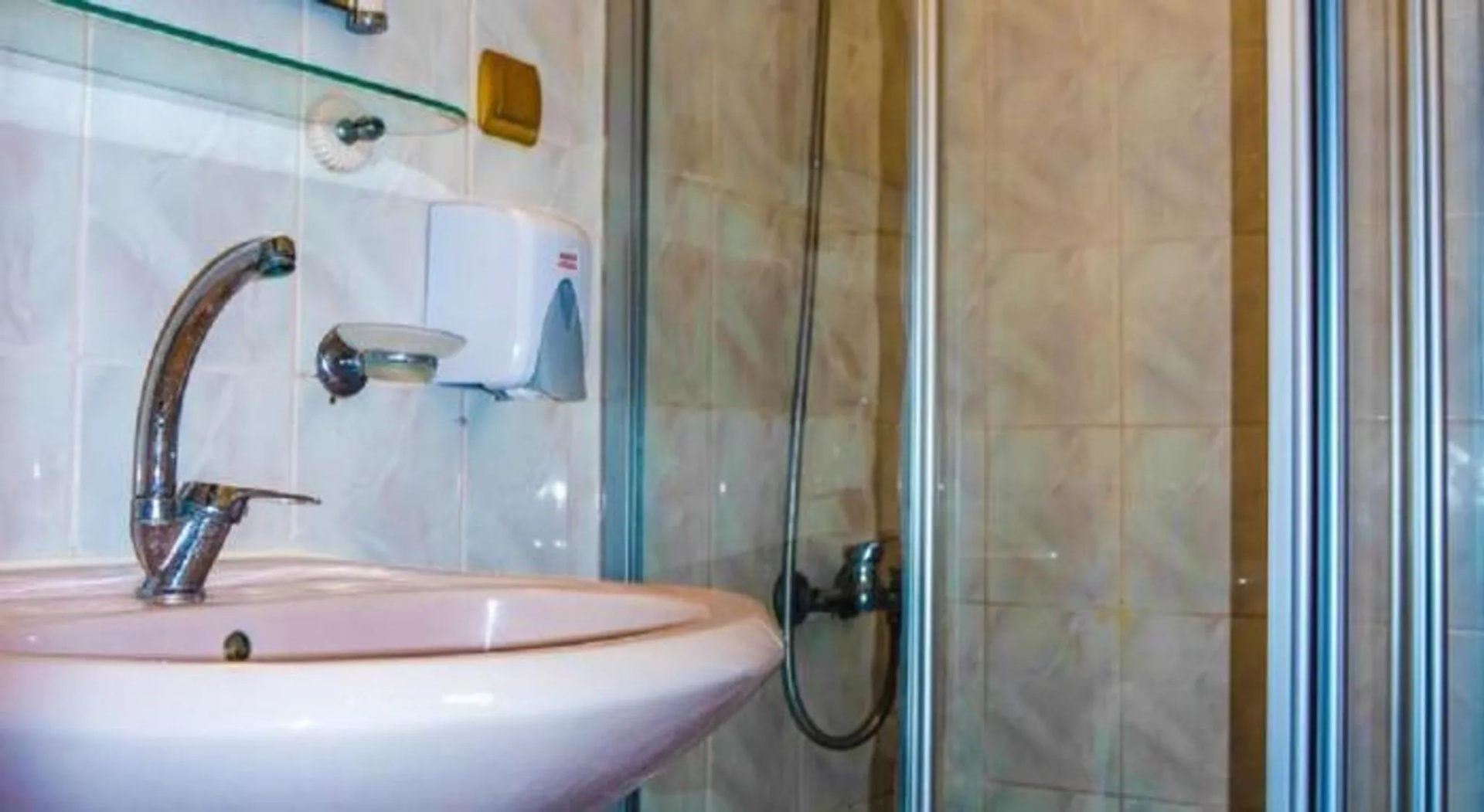 Photo - Ale Park Hotel Apartments