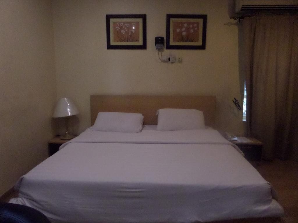 Noahs ark hotel and suites