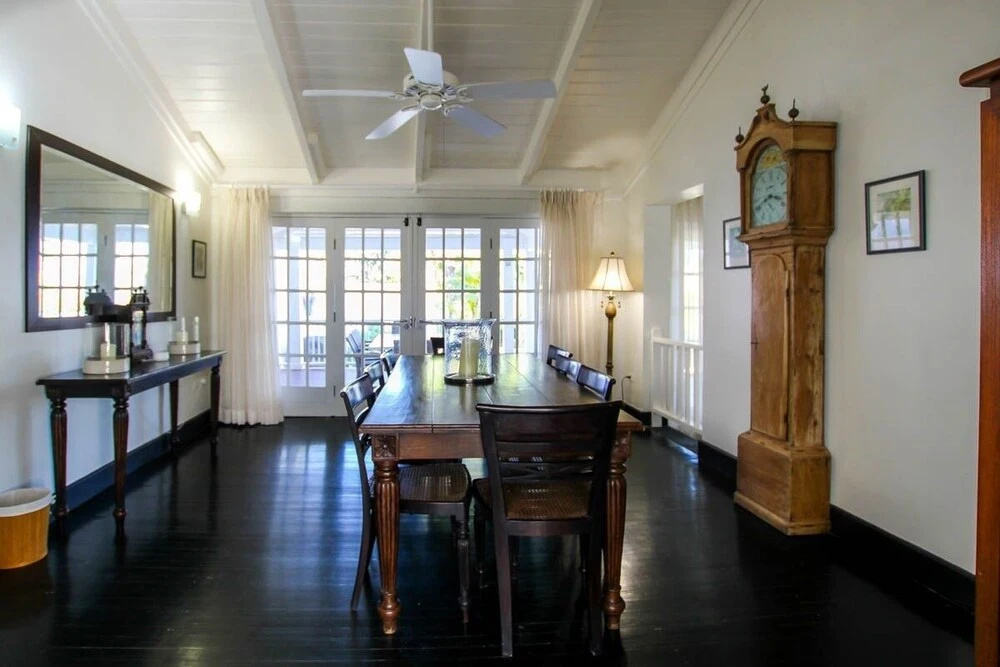 Relax by the pool, minutes from the beach - Toad Hall by BSL Rentals — фото 1