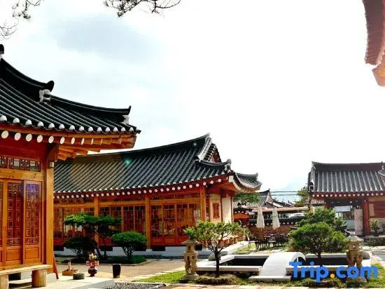 Photo - Hwangnamguan Hanok Village