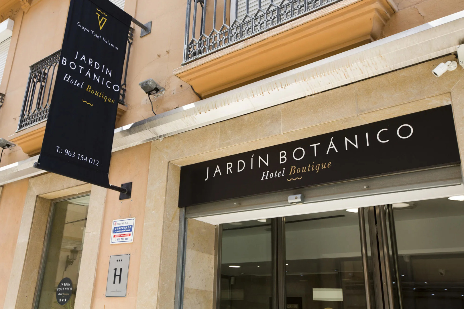 Foto - YOU & CO. J. Botánico Boutique