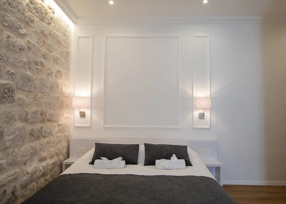 Photo - Scalini Palace