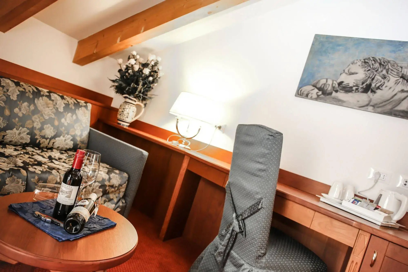 Photo - Sartori's Hotel