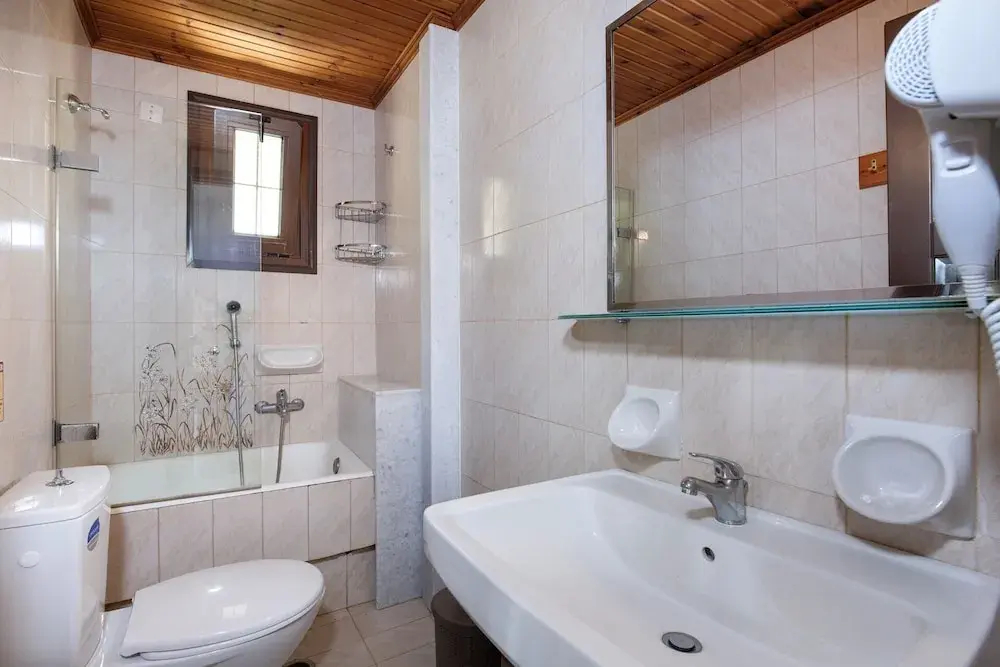 Photo - Castle Suites Hotel