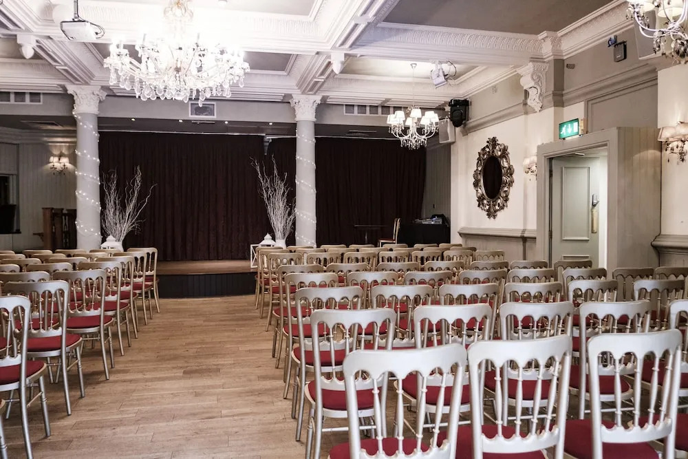 Photo - The Drayton Court Hotel