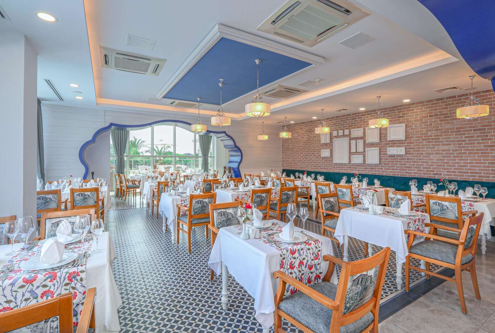 Photo - Sherwood Exclusive Lara