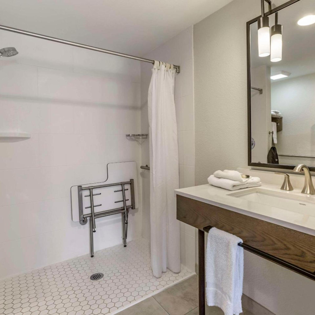 Photo - Windmill Suites Surprise - Phoenix, an Ascend Collection Hotel