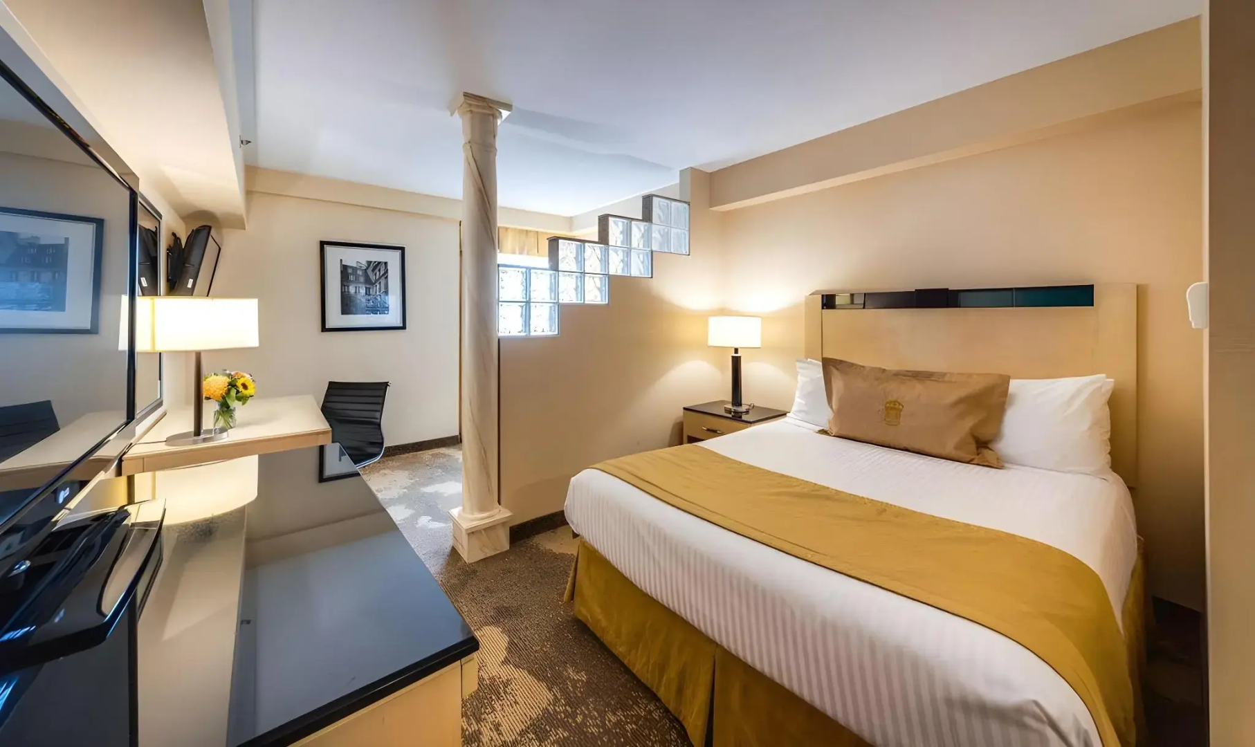 Photo - Monte Carlo Inn & Suites Downtown Markham
