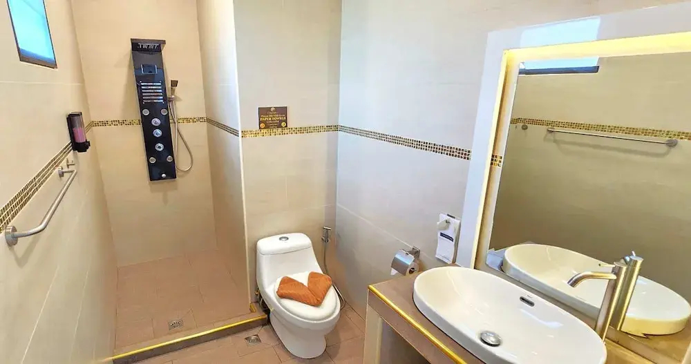 Foto - GOLDLAND Luxury Pool Villa Pattaya Walking Street 8 Bedrooms