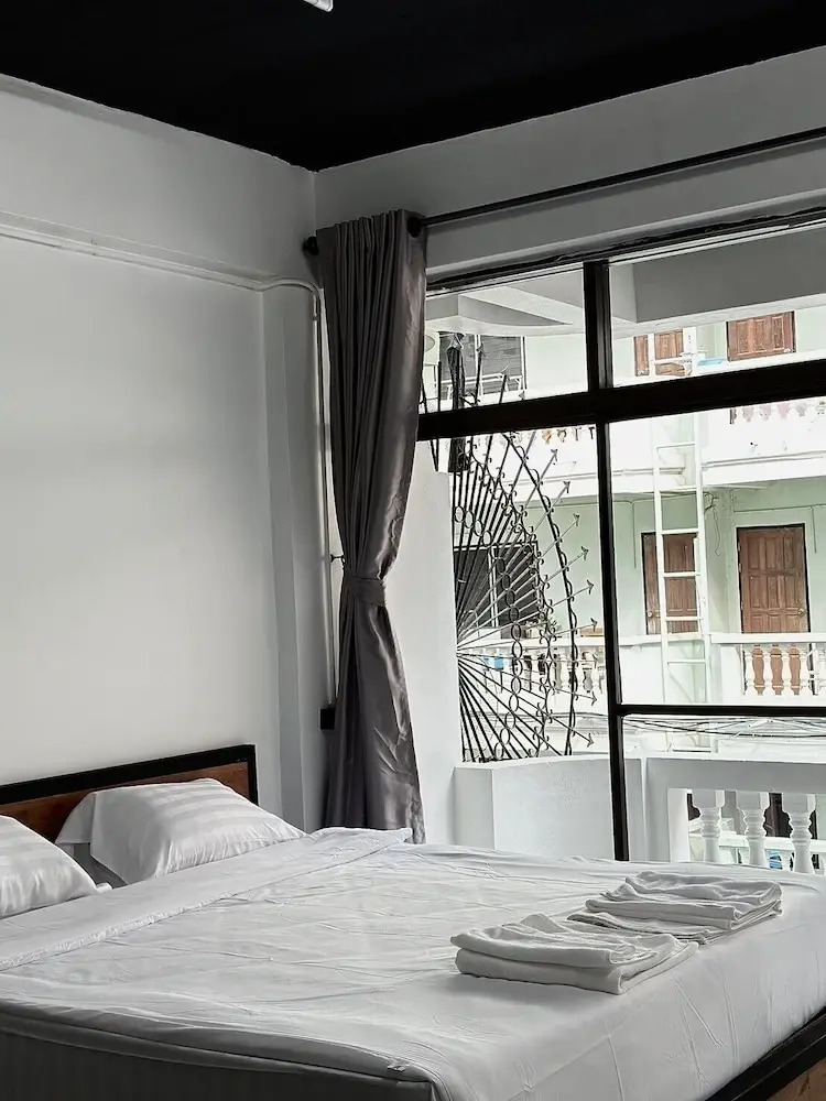 Photo - Sleep Owl Jomtien