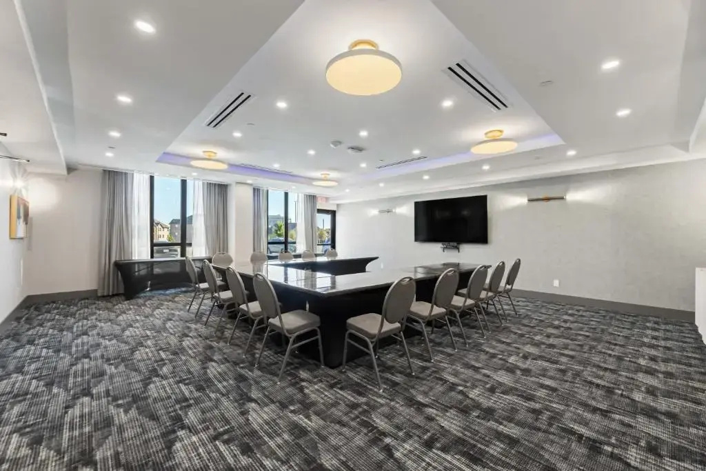 Photo - Sandman Signature Dallas Las Colinas Hotel & Suites