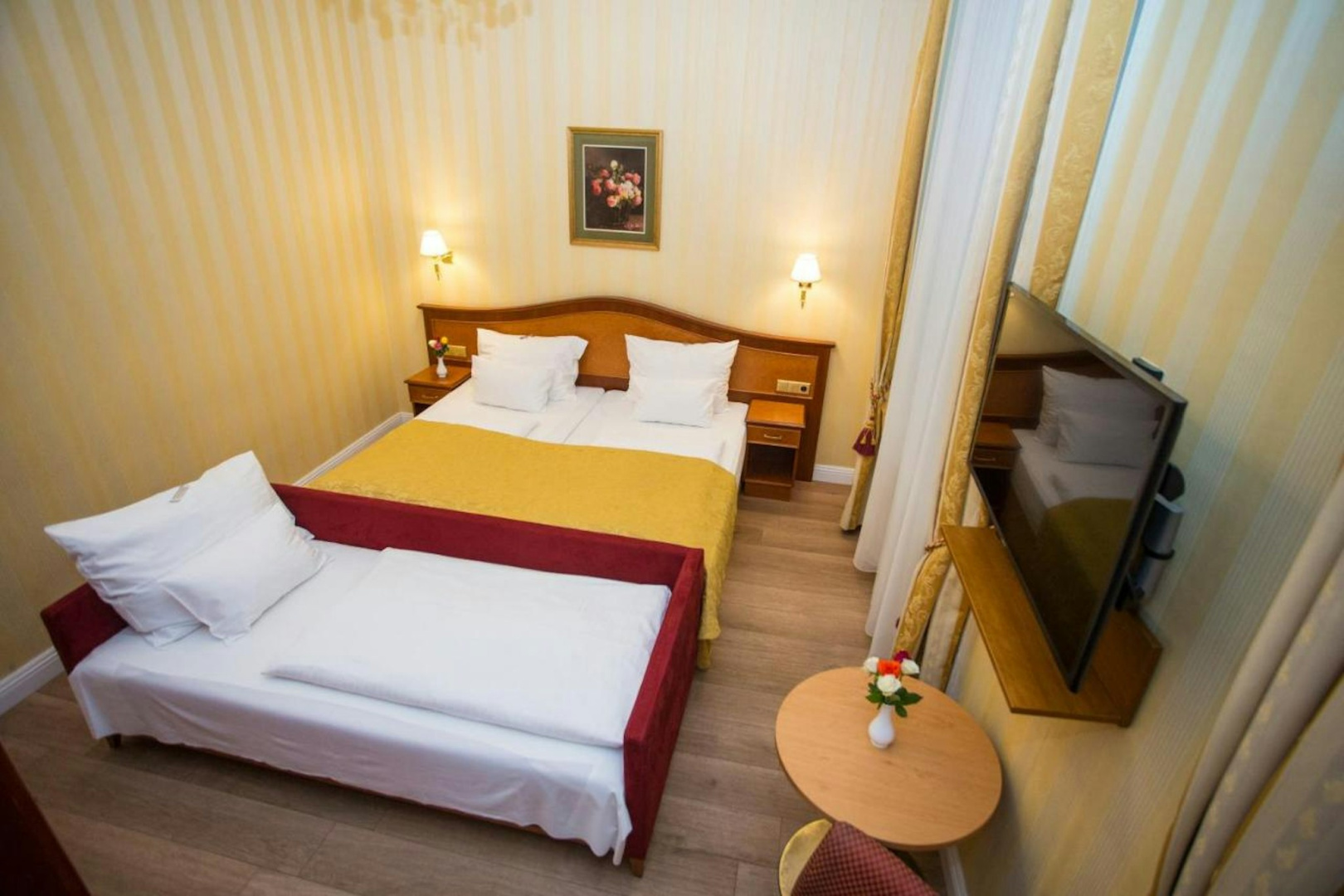 Foto - Opera Suites - Self Check-in